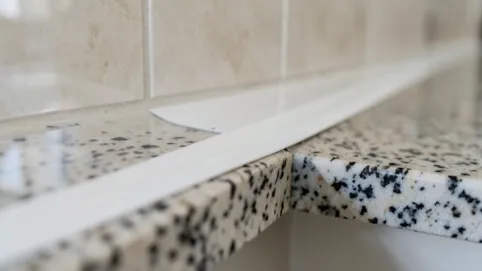Plastikowe listwy wykończeniowe do mebli